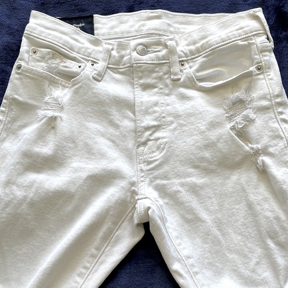 Abercrombie & Fitch Men’s White Ripped Super Skinny Stretch Jeans, Size 28 - Picture 1 of 13
